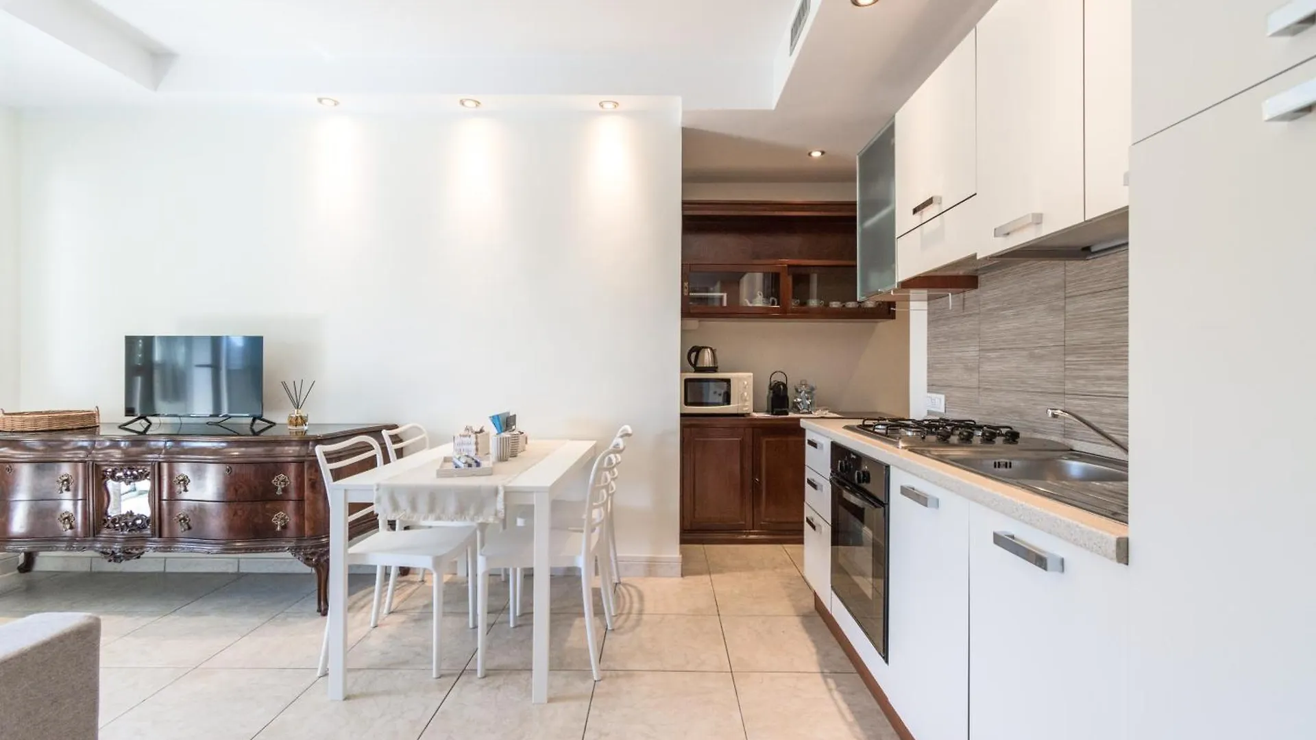 Appartement Stupendo Trilocale Posto Auto Gratuito - Wifi & Netflix à San Remo